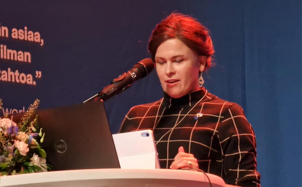 Hallitusohjelmassa on Pohjoisen ohjelman toteuttaminen. Etelä ei elätä vaan toisin päin. <a href="/marileenat/">Mari-Leena Talvitie</a>
#kerttusaalastiseminaari <a href="/UniOulu/">University of Oulu</a> <a href="/UniOuluKSI/">Kerttu Saalasti Institute, University of Oulu</a> #kerttusaalastisäätiö #cityofraahe #raahenseudunkehitys #Brahe #Siikajoki #Pyhäjoki