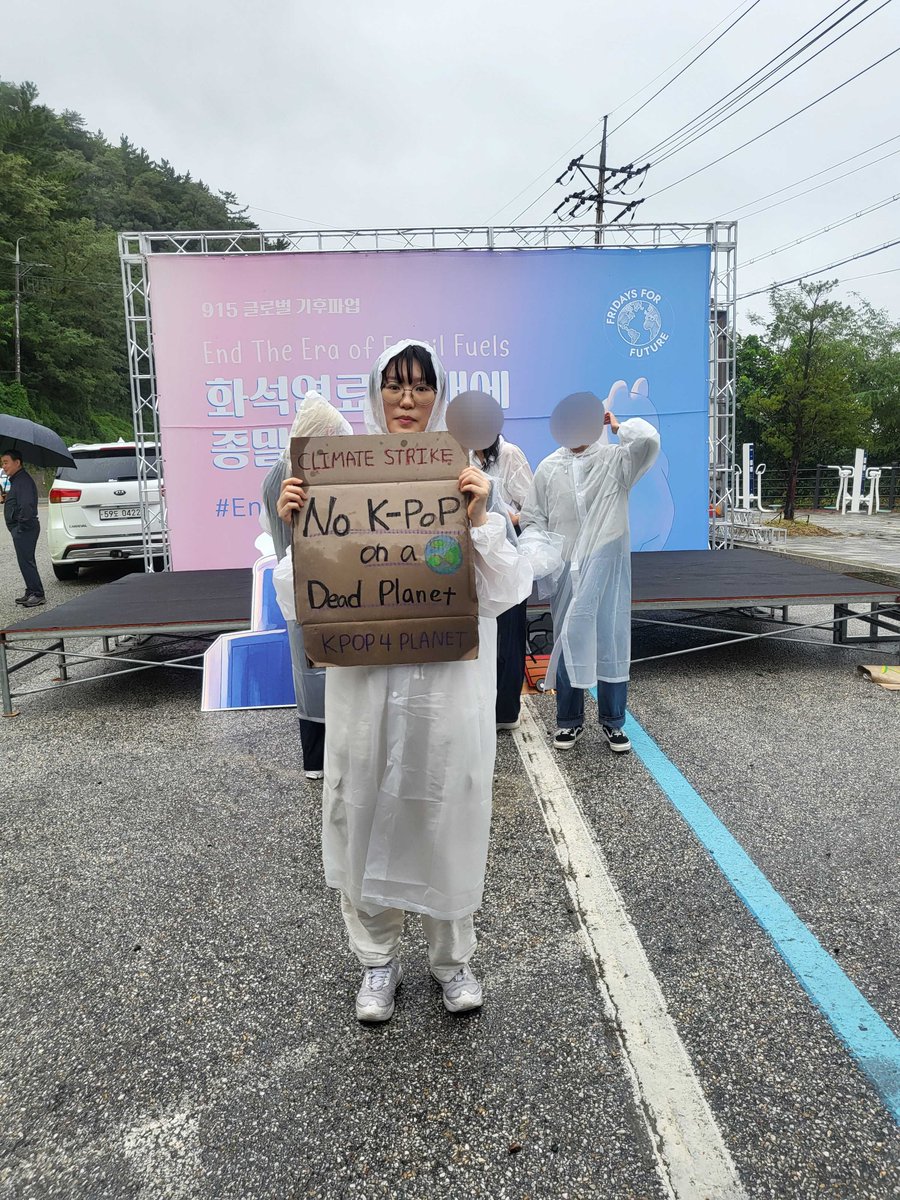 kpop4planet's tweet photo. Kpop4planet is participating in this year's #globalclimatestrike in Koreaย ๐ฐ๐ท, Indonesiaย ๐ฎ๐ฉ, and Japanย ๐ฏ๐ต!ย ๐
It's important for the youth to fight for our future!ย โญ๏ธ ๐Are you guys joining the GCS too?
share the photo with us!ย ๐ธ๐
#GCS #ClimateStrike #NKDP #NoKPopOnADeadPlanet #ClimateEmergency #ClimateActionNow
