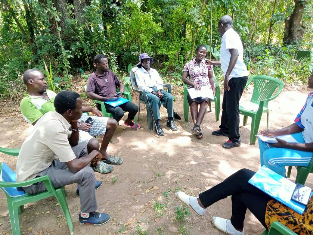 We love hearing updates from graduates of our Farmers' Voice Radio Academy; a unique programme that provides training for farmer organisations all over the world.
Please find the blog featuring Steve Tolo one of our Kenyan graduates here: farmersvoiceradio.org/post/fvr-acade…
#farmers #Coffee
