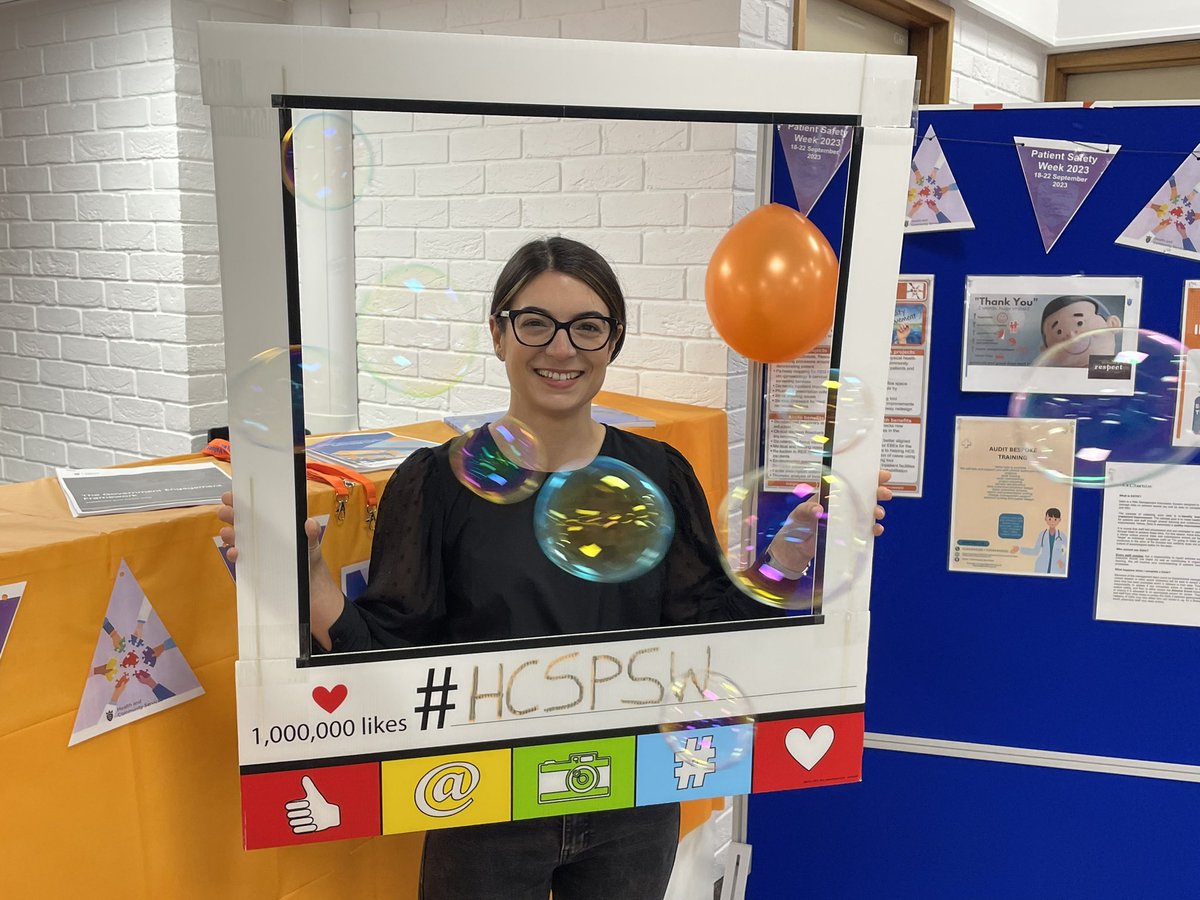 Patient safety week stand (parade entrance Jersey Hospital) with one of our amazing specialist nurses (Daniella) from Alcohol and drugs #hcspsw <a href="/HCSQuality/">HCS Quality and Safety Team</a> @GovJsyHCS <a href="/GovJersey/">Government of Jersey</a> ❤️ 🏥 😇  ⭐️