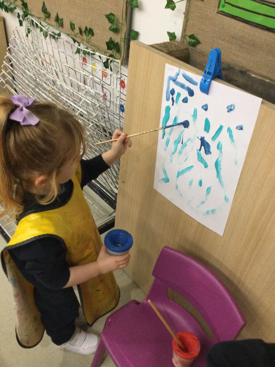 AHMrsSherlock's tweet photo. Painting at our new easel and watching the rain.
“This is my house.”
“This is my imagination.”
“The rain comes from the sky, from up above.”
“It’s so dark, is it bedtime?”
#eyfs #nursery #creative #Curiosity #rain #makingrelationships #MondayMorning @AcreHall https://t.co/ZAhvsNApNV