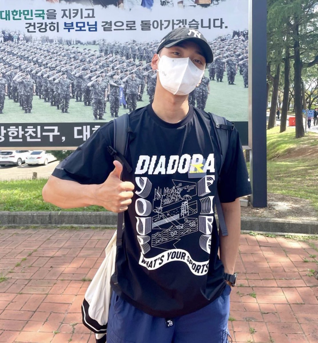 seowoojineunjae's tweet photo. Serve well and get back safely, we love you Kim Min Jae 🥹🤍 https://t.co/VlzOoEPo7W