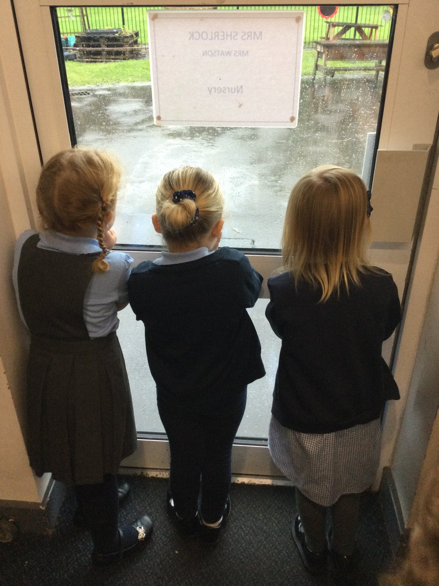 AHMrsSherlock's tweet photo. Painting at our new easel and watching the rain.
“This is my house.”
“This is my imagination.”
“The rain comes from the sky, from up above.”
“It’s so dark, is it bedtime?”
#eyfs #nursery #creative #Curiosity #rain #makingrelationships #MondayMorning @AcreHall https://t.co/ZAhvsNApNV