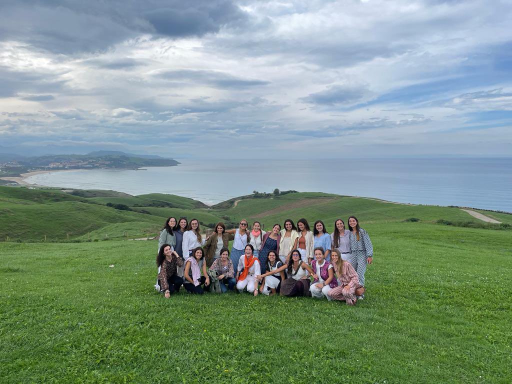 cm_alcor's tweet image. Este finde ha sido el turno de nuestras veteranísimas. Ellas son el pulmón de nuestro Alcor y, por eso, hemos hecho equipo estos días en Cantabria 👇🏻

#SoyAlcor