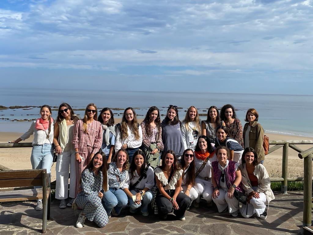 cm_alcor's tweet image. Este finde ha sido el turno de nuestras veteranísimas. Ellas son el pulmón de nuestro Alcor y, por eso, hemos hecho equipo estos días en Cantabria 👇🏻

#SoyAlcor