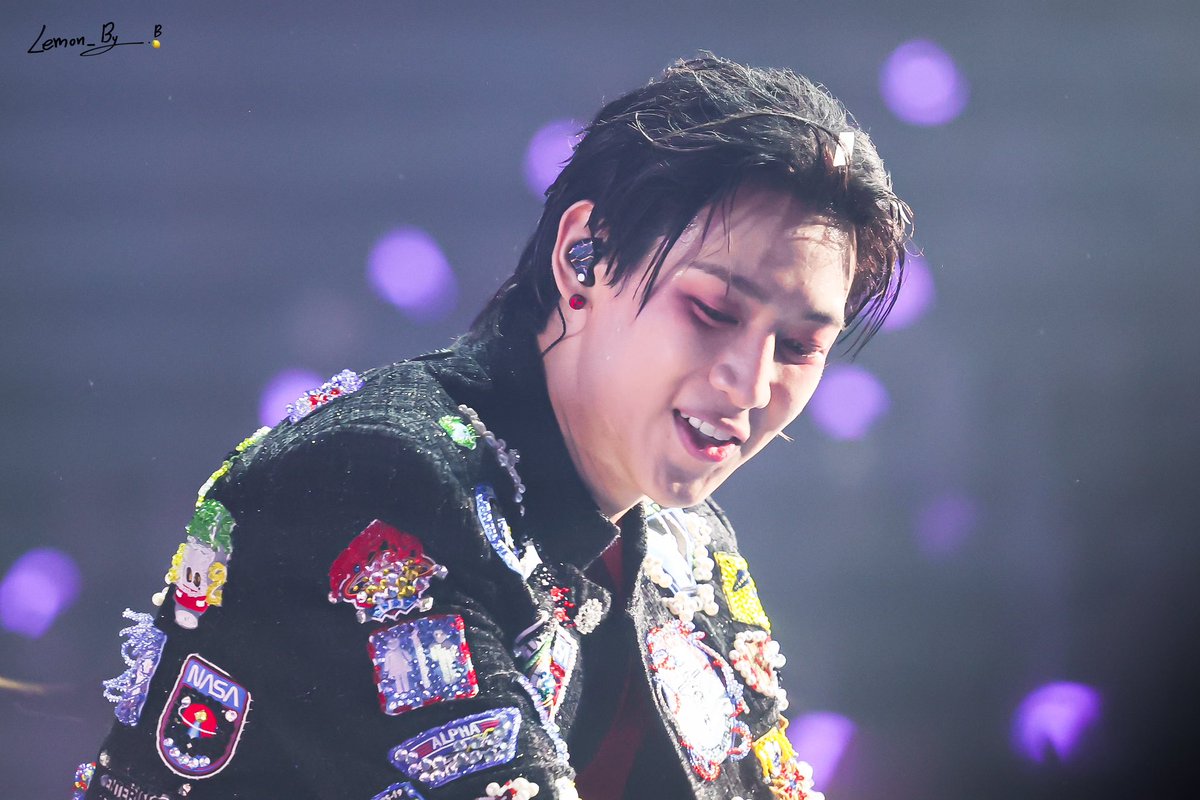 230916 <a href="/BamBam1A/">BamBam</a>  
 เกิดมาเพื่อเป็นดาว✨⭐️
#BamBam  #뱀뱀 
#BamBam_TOUR_AREA52
#BamBamAREA52inSEOUL