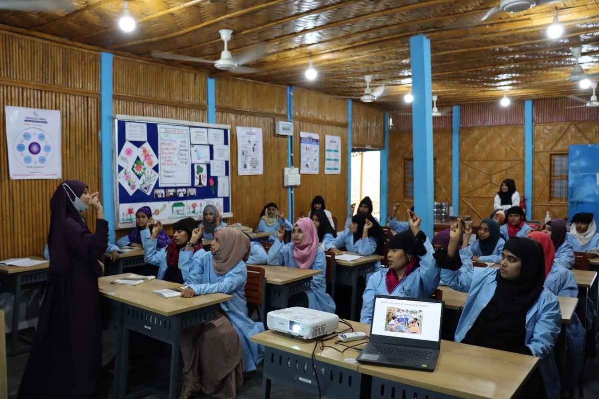 #Rohingyarefugeegirls are getting training on #communityhealthwork at UNHCR-CNRS #trainingcenter.