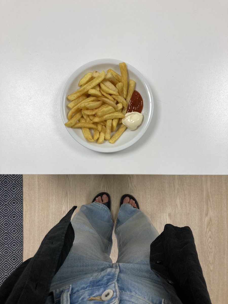 _SCHMO's tweet photo. grüße aus der küche! https://t.co/uKzOlcUTWm