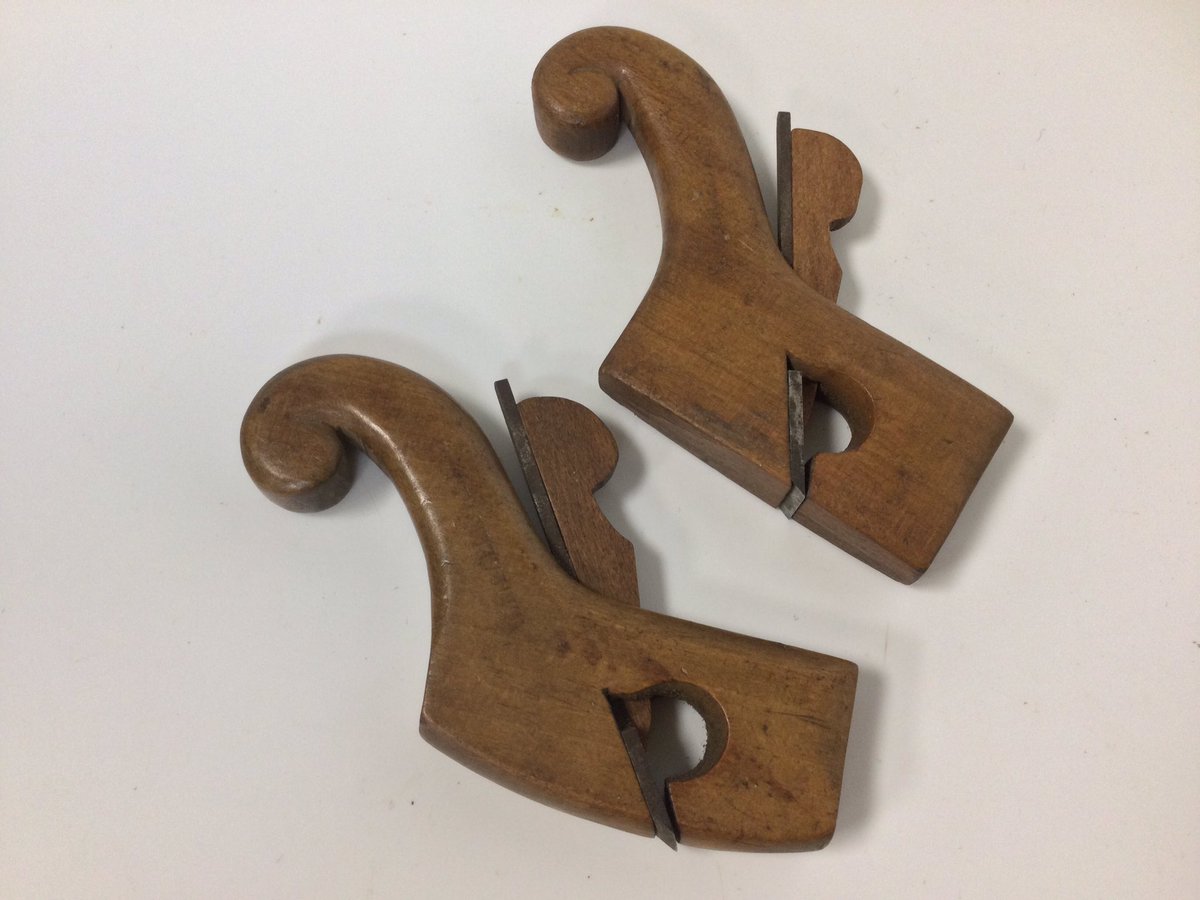 oldschooltools's tweet photo. Most probably made for a purpose this pair of coachmakers miniature squirrel tailed rebate planes https://t.co/TxnX6LWuqV show pieces, #woodenplanes #oldtools #coachmaker https://t.co/jHPx78eX2C