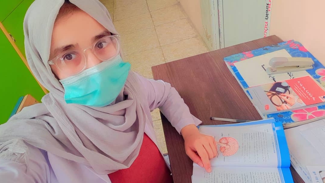 KiteRun65667248's tweet image. Maryam Soltani: I always dreamed to become a medical doctor

How do you feel about the Taliban closing schools and Universities? Why do you think the Taliban don’t want girls to be educated?
#afghanwomenmatter #kiterunner #storytelling 

Read her story at: kiterunner.inenart.eu/2023/09/15/mar…