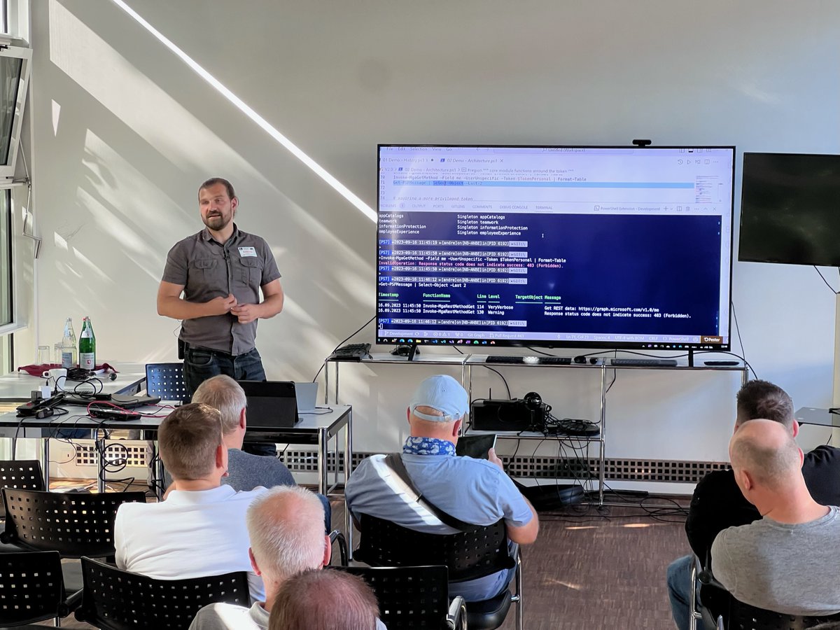 Thank you Thorsten Butz for taking some picture on my presentationat #PSSaturday.
I'd actually figured it out to turn my screen profile to light mode on #vscode 😉
Thanks @PSUGH for having me. It was a lot of fun.
#powershell #pssat