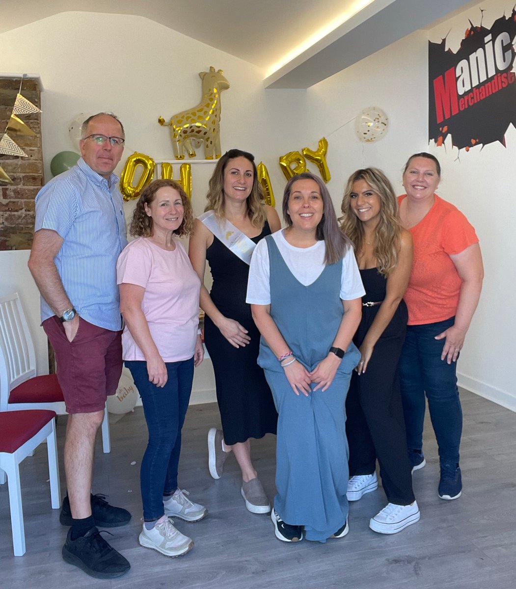 ☀️HAPPY MONDAY ☀️

From the Manic Merchandise team to you all!
(Just missing the lovely Jules in this pic)

#happymonday #meettheteam #promotionalmerchandise #promotionalitems #promotionalproducts