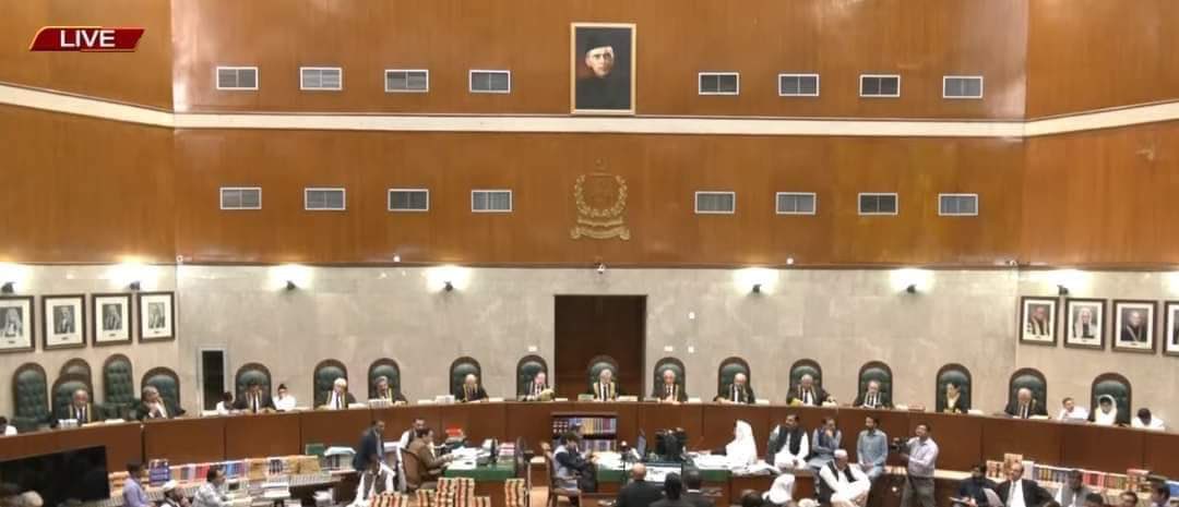 ranamubashir01's tweet photo. History in the making… Live coverage of Supreme Court’s Full Bench by (Electronic & Print Media).
#SupremeCourtofPakistan #CJPIsa #QaziFaezEssa #QaziFaizIsa https://t.co/BkWIJWUb0r