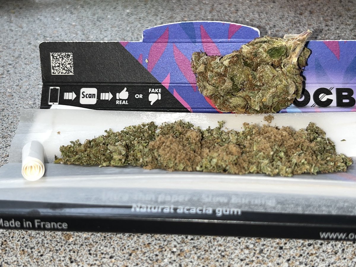 Whowaa's tweet photo. Smoke¿? ✌🏼💨💚 https://t.co/8PMCG9tjNX