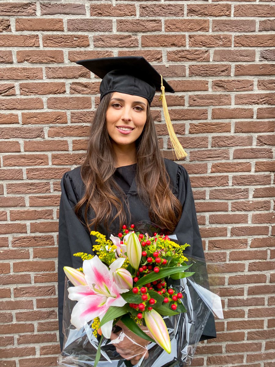 askorobogatov's tweet image. Mijn prachtige dochtertje Liza, net afgestudeerd — en binnen twee weken een PhD-student aan KU Leuven!

#girlpower #masterofscience #psychology #phd #neuroscience #kuleuven #ikbentrotsopjou