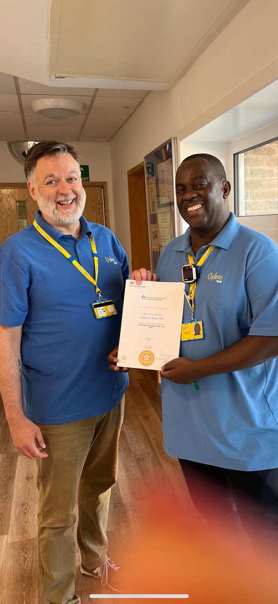 Congratulations Staff Nurse Safi. <a href="/OxleasNHS/">Oxleas NHS</a> NA who successfully completed his Top Up <a href="/UniofGreenwich/">Uni of Greenwich</a>.
Proudly presented with his certificate by NET <a href="/JonathanLemmon7/">Jonathan Lemmon</a>. <a href="/OxleasNHS/">Oxleas NHS</a> we love supporting the growth of our amazing staff!!!