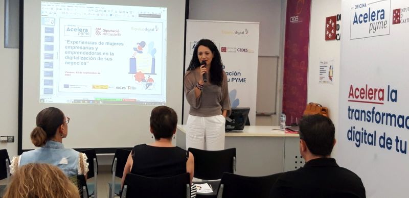 ecodigestion2's tweet photo. 👏@lifeecodigestion2 presented as a case of success with #GIRLS4TECH at @Acelerapyme @dipcas!
➡️During a #workshop focused on the experiences of #women entrepreneurs at📍CEDES Vall d'Alba center.
🤝Thanks to @Ayunt_ValldAlba @redpuntoes @GlobalOmnium @FinnovaEU @LIFEprogramme https://t.co/l0HyiU7tRR