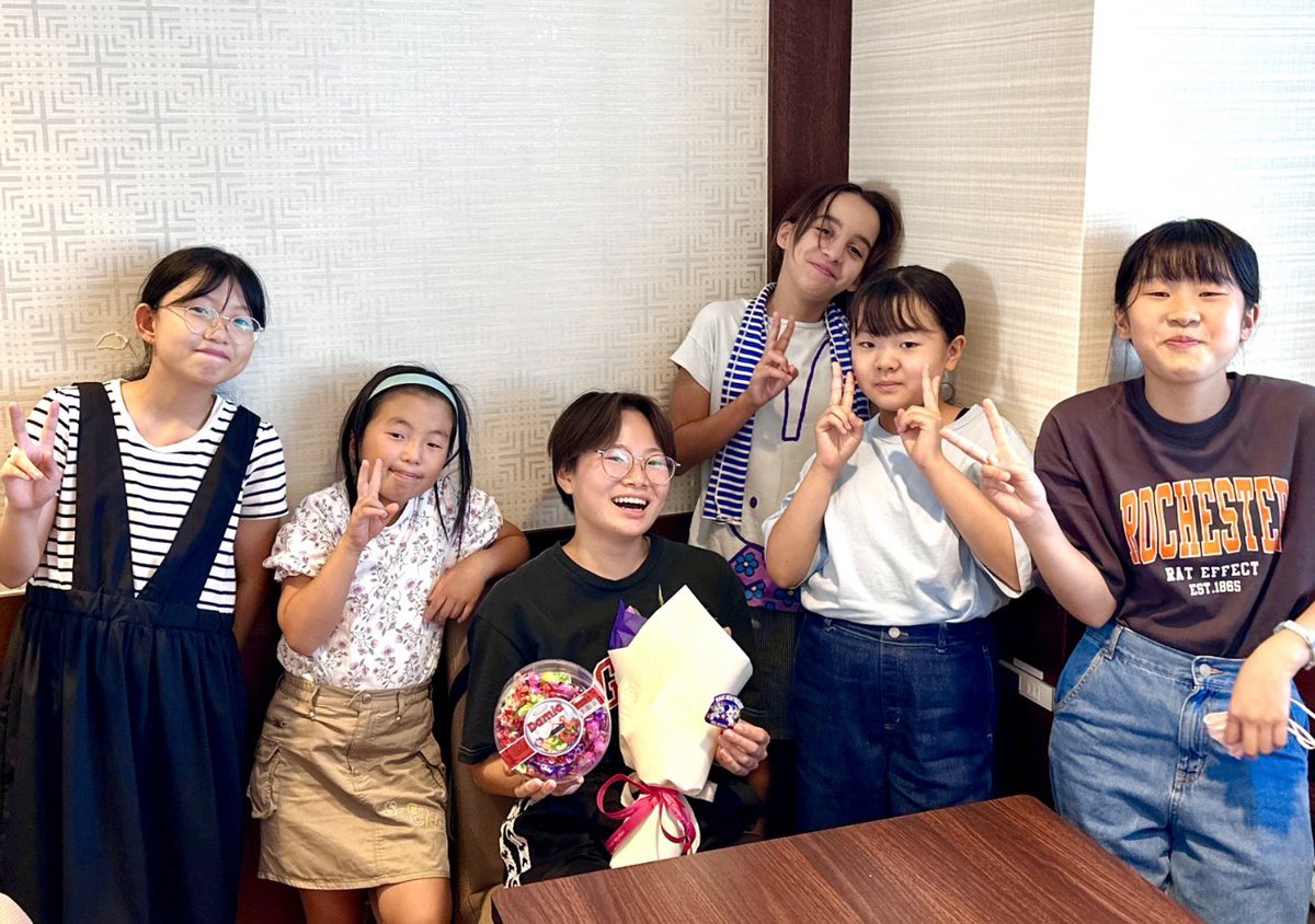 GS_Tokyo109's tweet photo. 高校2年生のガールスカウト、留学のためホンジュラスへ旅立ちました！後輩スカウトが壮行会を開いてくれて、元気いっぱいで日本を飛び立っていきました✈現地の写真からも、さっそく活躍している様子が伝わってきます💕
＃小金井市   #girscouts #交際交流　#ホンジュラス　#Honduras #girlguides https://t.co/khMGzhCe6v