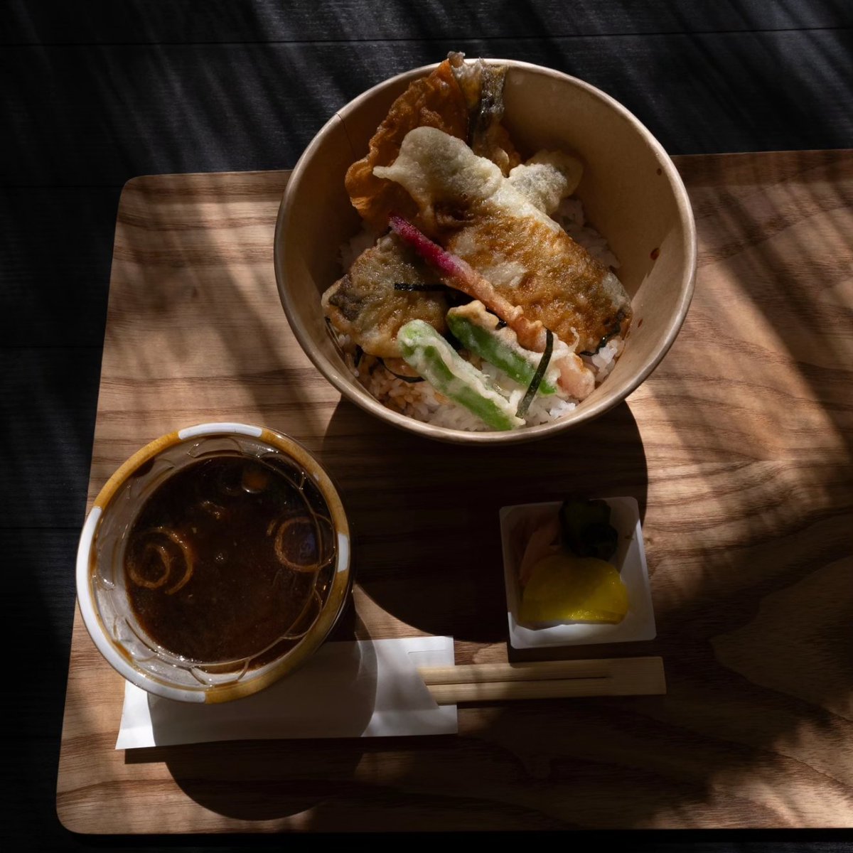 zenlabo's tweet photo. 貴船の右源太さんは、貴船川の最上流に有る、川床。
セルフ式でカフェ利用も出来る、手頃なお店で、オススメ。
＃貴船神社　#貴船川床　#被写体募集 https://t.co/tzmHlXXx45