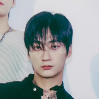 bbzzxxo's tweet photo. 제발 초초초초초초초초초초초초고화질 부탁 내가 이렇게 싹싹싹싹싹싹싹싹싹싹싹싹싹싹싹싹싹싹 빌게 https://t.co/kGGJIk9pOM