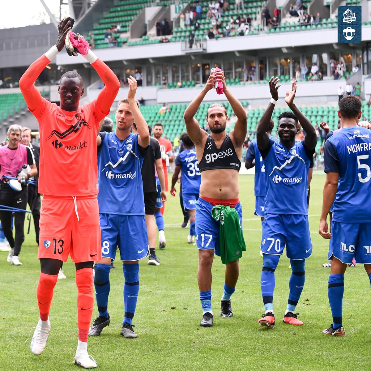 Footballogue's tweet photo. Dur dur d'être supporter grenoblois en ce moment... 😅

Les 4 derniers matchs :

Dunkerque 0-0 Grenoble 
Grenoble 0-0 Bastia
Auxerre 0-0 Grenoble 
Grenoble 0-0 Troyes

Les grenoblois ont encaissé 0 but en 6 journées de Ligue 2. Quelle solidité ! 💪 https://t.co/ZtDCENiE4a