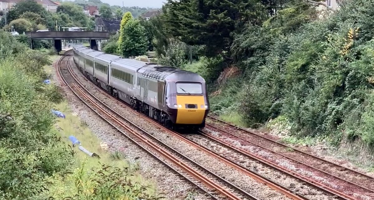 Davidal20103984's tweet photo. Last day of XC 125s. Had to make a special trip to catch them a couple of weeks ago as they didn’t pass through my neck of the woods. Here’s a few video stills taken at Bedminster. RIP. #highspeedtrain #class125   @CrossCountryUK  #class43 https://t.co/8Wvxwg4TFV