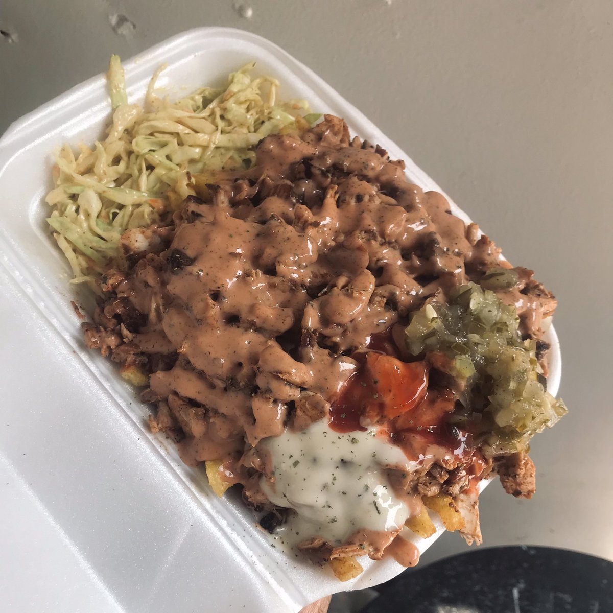 muchieskabwata's tweet photo. Our shredded barbecue chicken combo costs k80.

You get pickle fries, coleslaw, shredded barbecue chicken + 3 sauces, including our special yega sauce.

For orders kindly call: +260979793880/0975956909. Please order 25minutes before pickup or Delivery for expeditious service.🙏🏿 https://t.co/gKP5ROwP7a