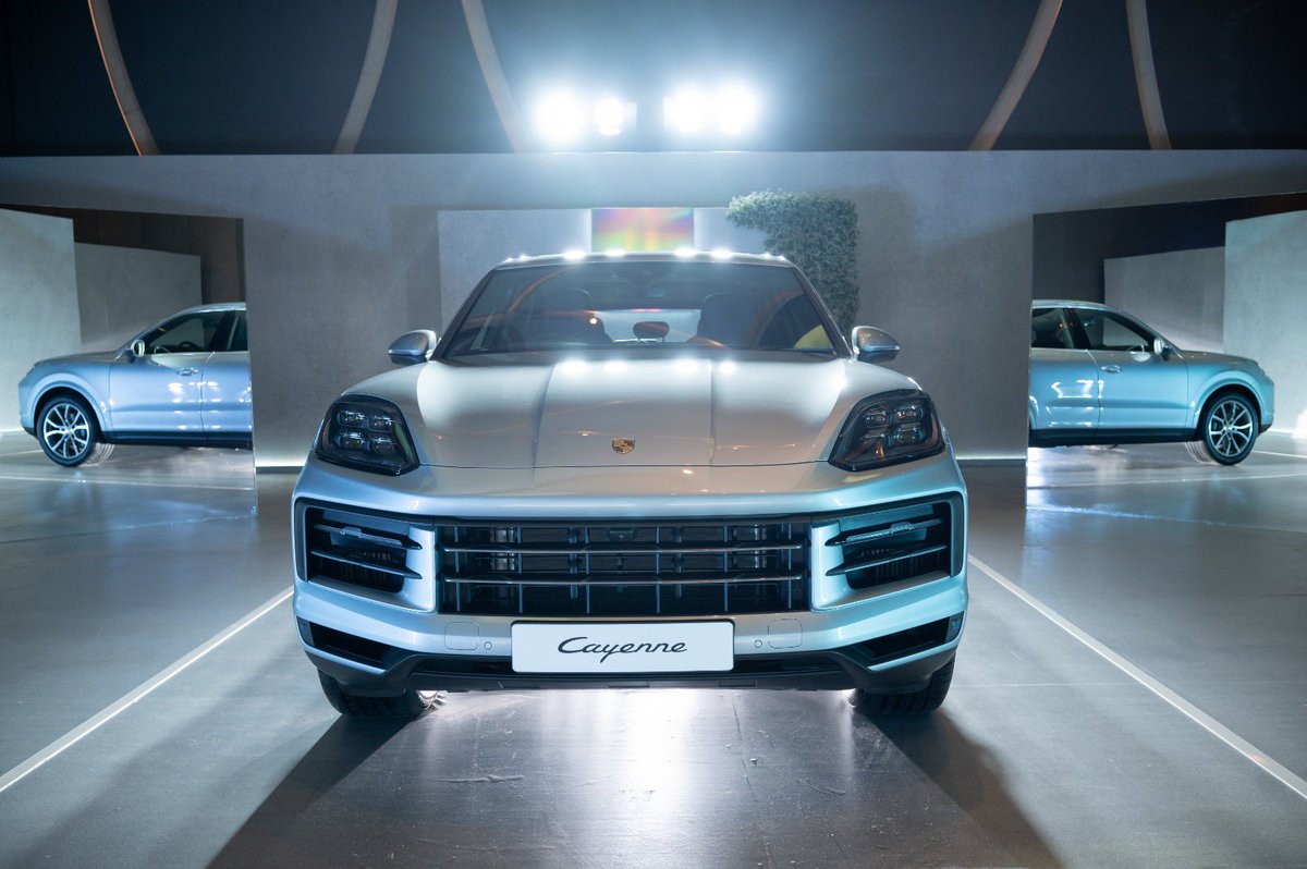 HelmExp's tweet photo. An exclusive evening for a beyond exclusive sneak preview of the Porsche Cayenne! https://t.co/9vUUePAz9T