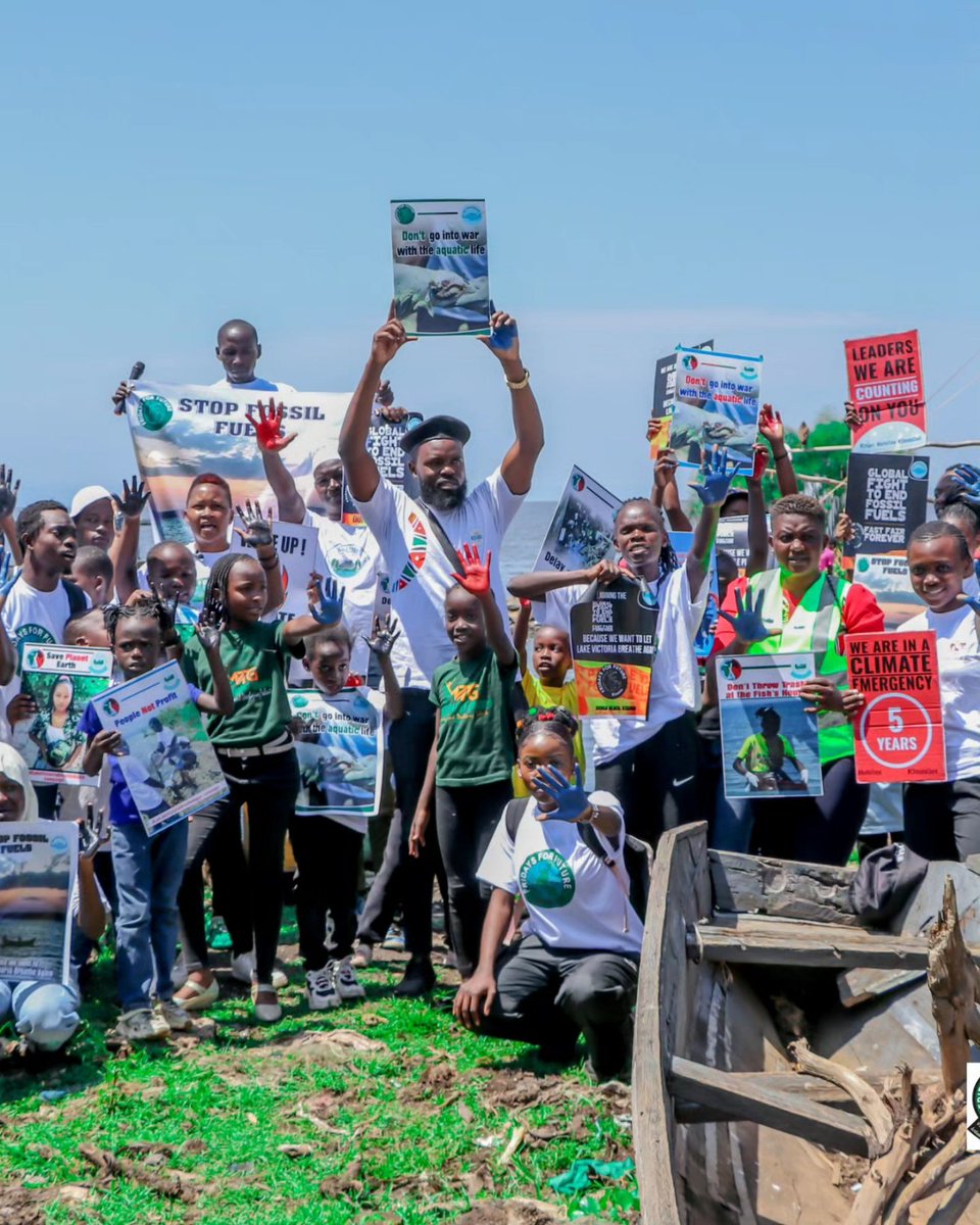 WereWolfπΊ (@junipergeorge) on Twitter photo With only 5 years left on the global #CarbonBudget, offering polluters carbon credits is not a sustainable way of managing global emissions. The time is now, for a just transition from fossil fuels. Time is up.
#LetLakeVictoriaBreatheAgain #GlobalClimateStrike2023 #endfossilfuels With only 5 years left on the global #CarbonBudget, offering polluters carbon credits is not a sustainable way of managing global emissions. The time is now, for a just transition from fossil fuels. Time is up.
#LetLakeVictoriaBreatheAgain #GlobalClimateStrike2023 #endfossilfuels