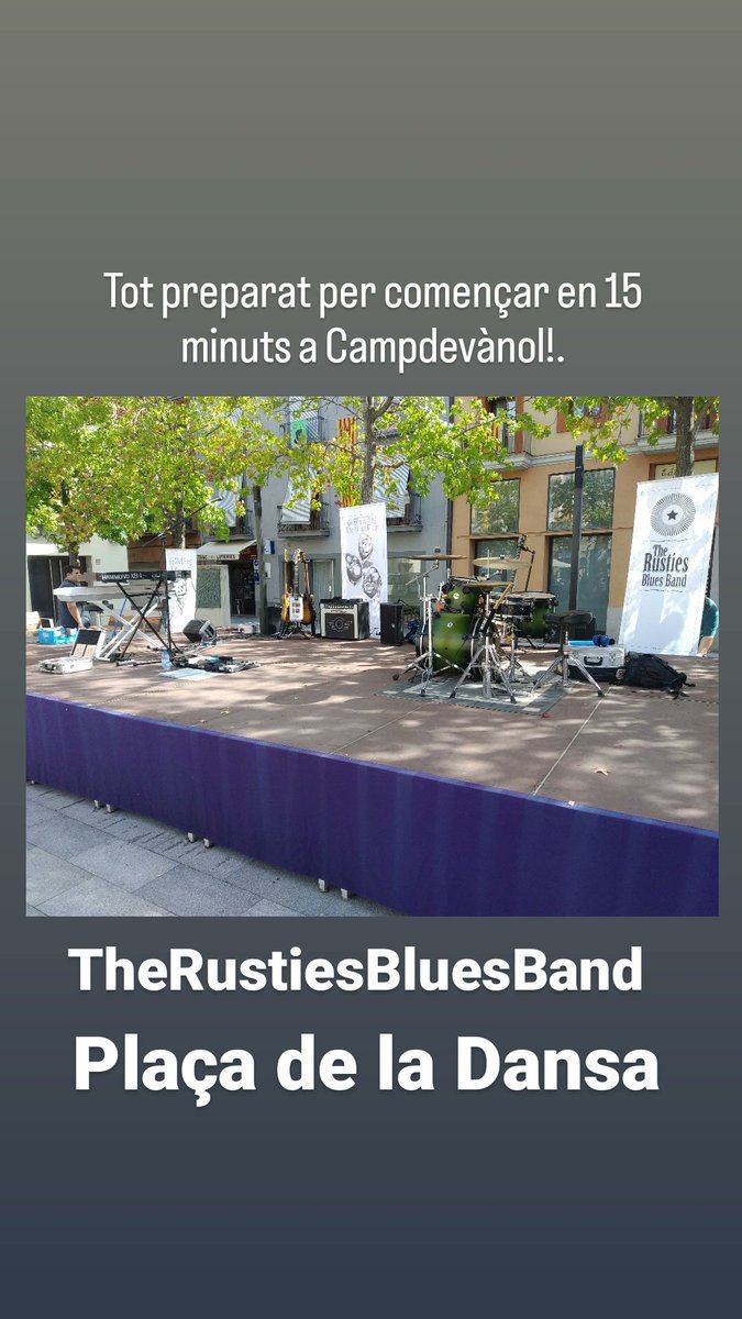 RustiesBlues's tweet photo. Tot a punt a la Plaça de La Dansa a Campdevànol en 1/4 comencem!.
Som-hi!. https://t.co/YNxeVij5Ed