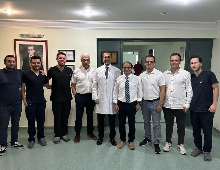 AcademicOner's tweet photo. 🎓 Their dedication, hard work, and commitment to the field of Urology have led them to this momentous achievement. They earned the degree of Specialist in Urology. We're immensely proud of @enes_degirmenci and @dresataydin for their accomplishments!
@farukozcan1 @OrhanZiylan https://t.co/mBbstERkRK