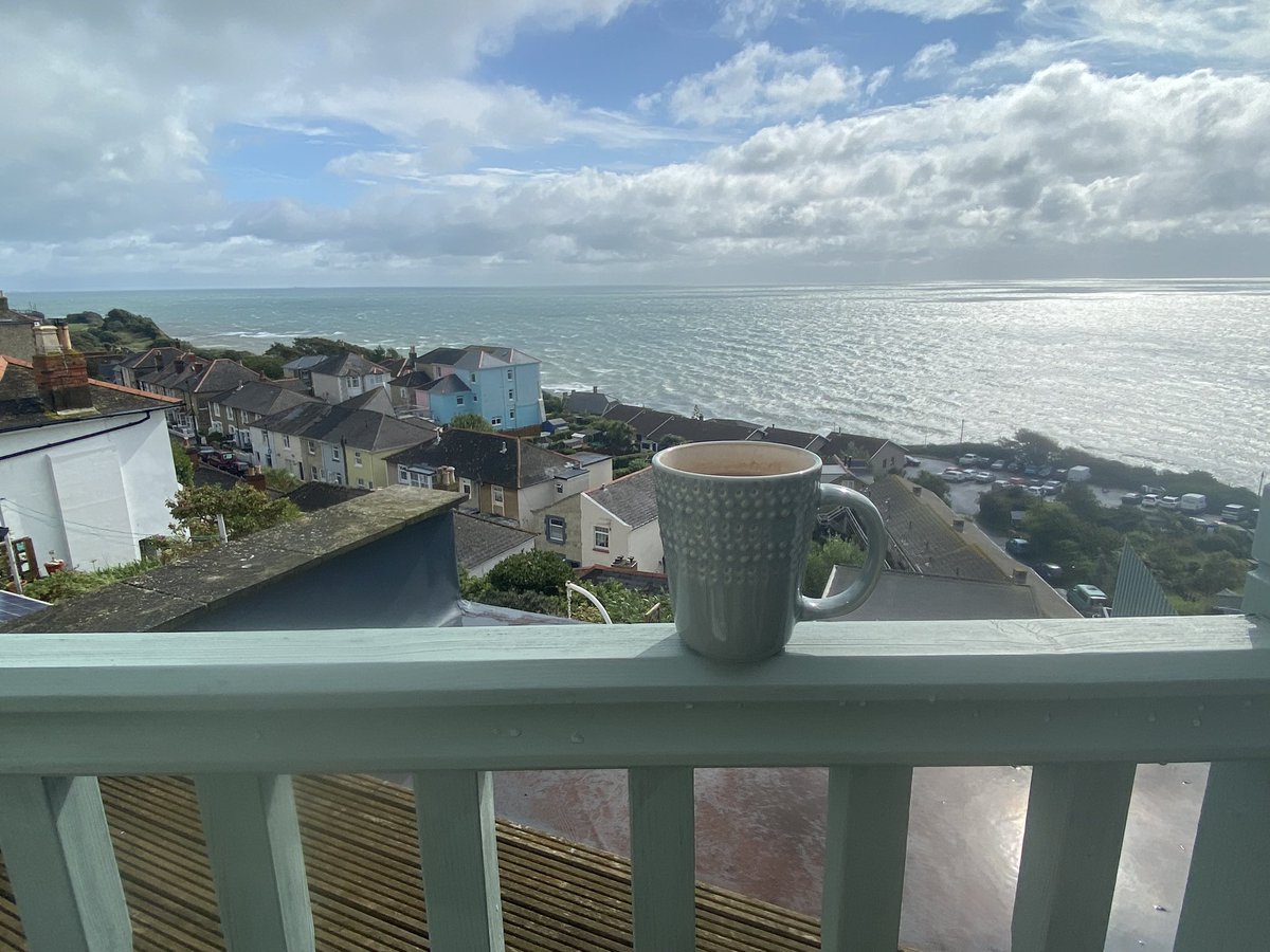 CaineMaxine's tweet photo. Happy Monday all. It’s my birthday today, having a leisurely morning. This is my view. #viewwithabrew https://t.co/FKsVjgp8p3