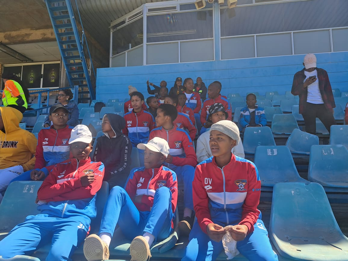 DiamondLadiesF2's tweet photo. #FillUp_Windhoekdraughtparkstadium🦁 
#NorthernCapeDerby
#Ditau_DiaRora 
#HungryLionsFC
#DiamondLadiesFc was there to witness the mood https://t.co/fzSlyIeNxX