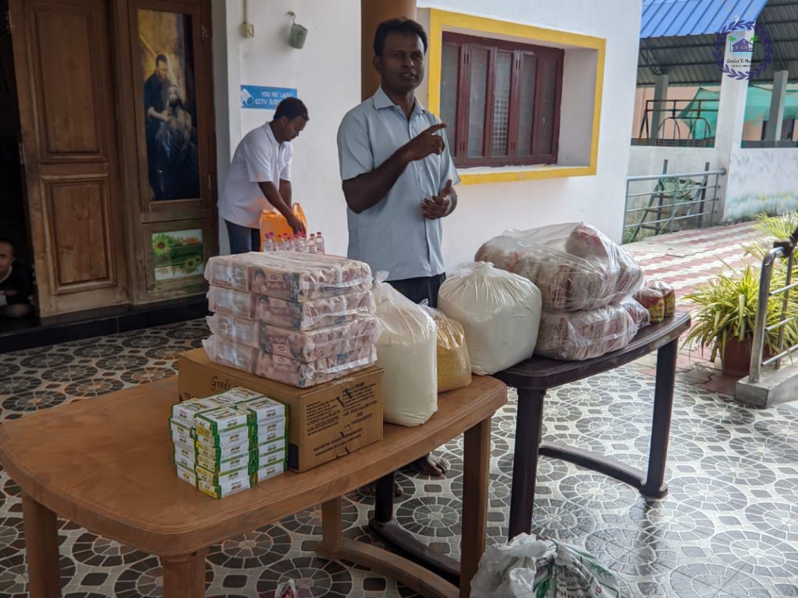 STM_ORG's tweet photo. It's delightful to express that our STM had donated groceries in Daivalayam orphanage, Medchal district. This kind of acts brings happiness and amplifies joy in one lives. https://t.co/mQJBBxKtAC