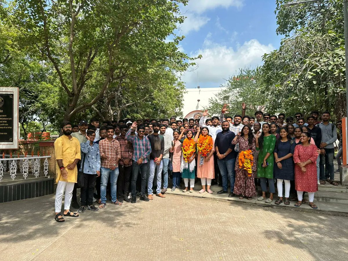 tank_drashti's tweet image. કેન્દ્રીય છાત્ર નેતા પ્રવાસ અંતર્ગત કુ. પૂનમ બેન શેખાવત નું સૌરાષ્ટ્ર યુનિવર્સિટી ખાતે પ્રવાસ રહ્યો.
#abvprajkot