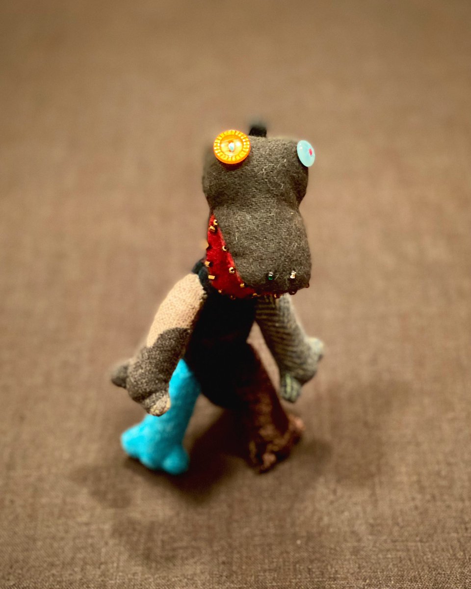 acofuku's tweet photo. ラコステさん（仮名）。

#lepetitcadeau #petitdoll #crocodile #ワニ #ちょっとご陽気な風情 #更なる謎モチーフシリーズ https://t.co/rlcXnrztOx