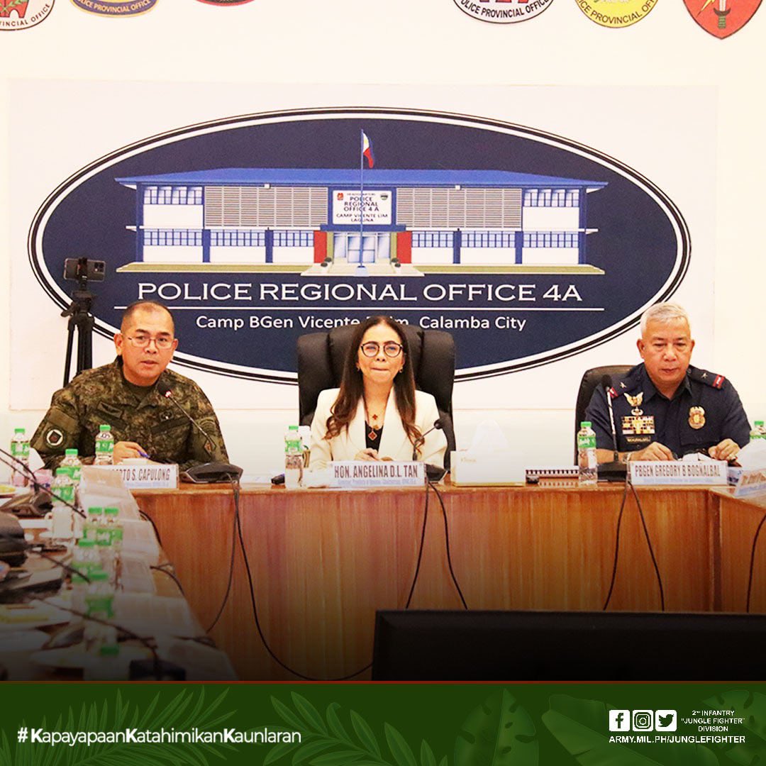 JungleFighter2's tweet photo. IN PHOTOS | The 2ID Commander Maj. Gen. Roberto Capulong joined in the CALABARZON Regional Peace and Order Council 3rd Quarter Cluster Meeting at the Headquarters, PNP CALABARZON in Camp Vicente Lim, Calamba City, Laguna on Sept 15

#JungleFighter
#KapayapaanKatahimikanKaunlaran https://t.co/3F6esUg6MR