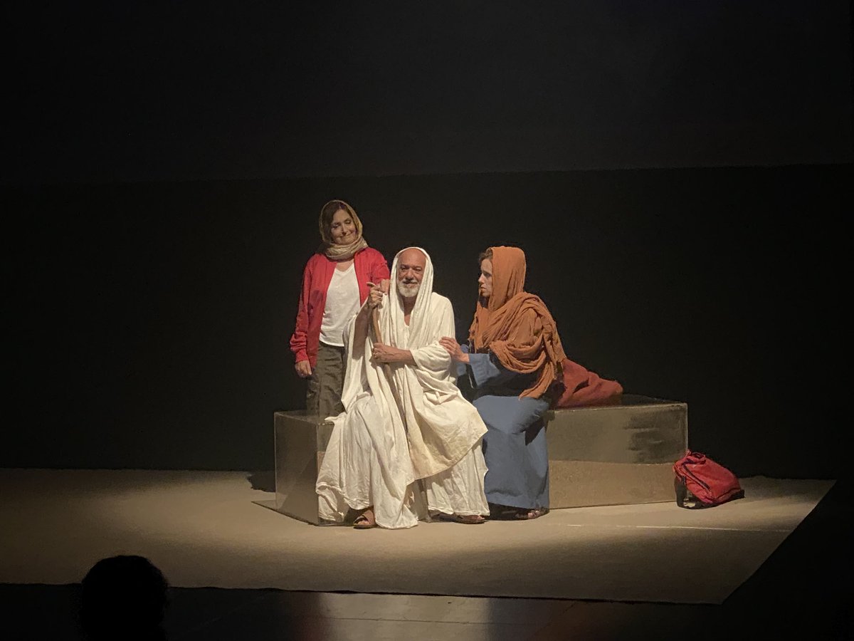 Orgullosos de Sáhara, de Chema Cardeña. Nuestra nueva propuesta ha marcado el inicio a la temporada en el Teatro Guirigai mientras ultima detalles para su próximo estreno en la Feria de Huesca. Muchas gracias al público por su calurosa acogida.
