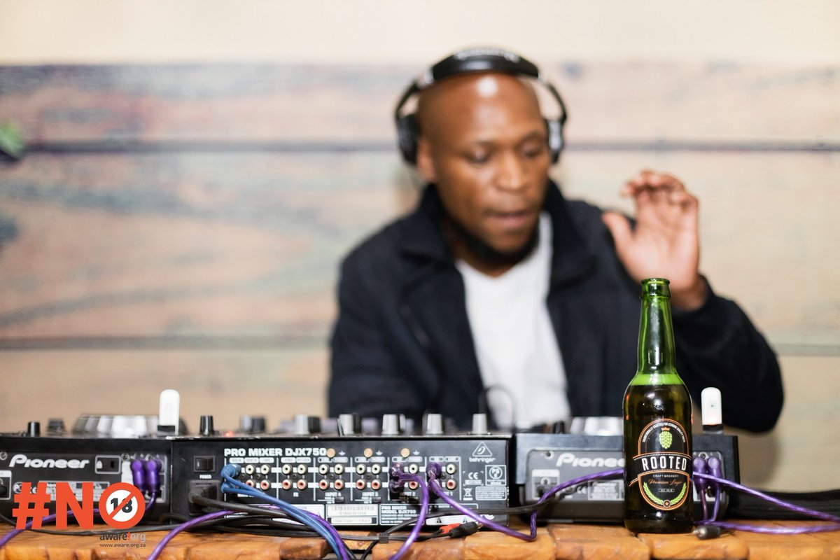 CraftRooted's tweet image. Leaving your soul feeling like the best day of Spring, the pair of good music and a premium taste go unmatched.
Immerse yourself in the moment, and always enjoy responsibly.

#RootedPremiumLager
#EnjoyRootedResponsibly
#notforpersonsunder18
#craftbeerlovers