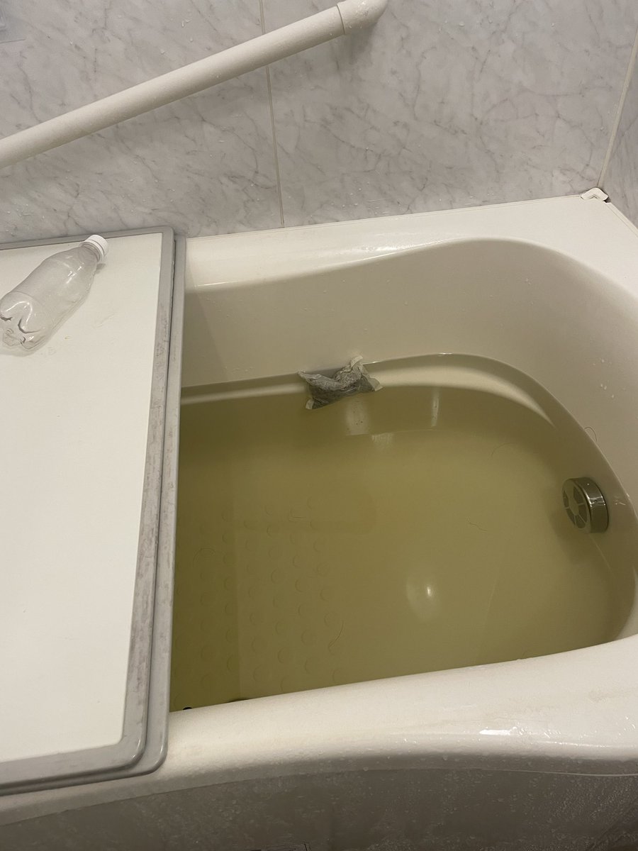 chan49604252's tweet image. 今日の夕飯は

🌱豚バラとジャガイモ
の甘辛いため

今日は化粧したのに
結局1歩も外に出なかった💦

これから友人からもらったyosa風呂にゆっくりつかって汗かいてきます♨️

#おうちごはん
#夕飯
#yosa