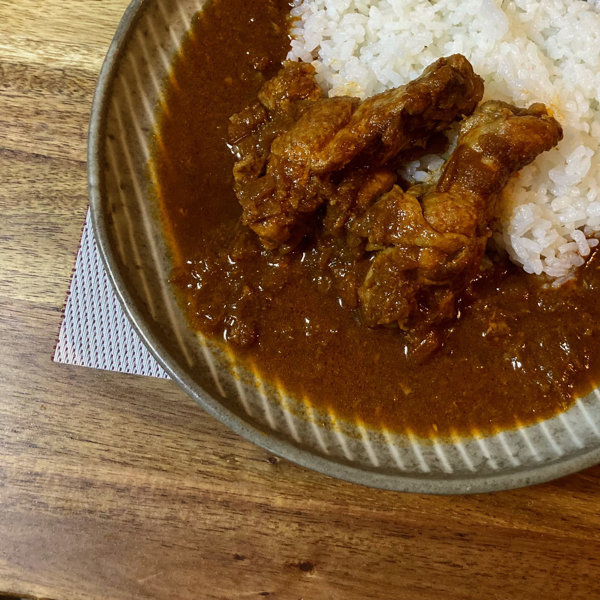 darumacurry's tweet photo. 手羽元のカレー https://t.co/wkpuTWhlIv