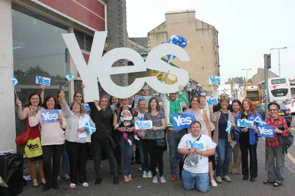 CelticCalcio's tweet image. 2014 was just a fantastic time and the movement was the most positive, uplifting campaign I’ve ever been involved in. 

This was in Clarkston where I stood at the toll with this big Yes sign often. 

#ScottishIndependence
#YesScotland
#VoteYes 
#Scotland
