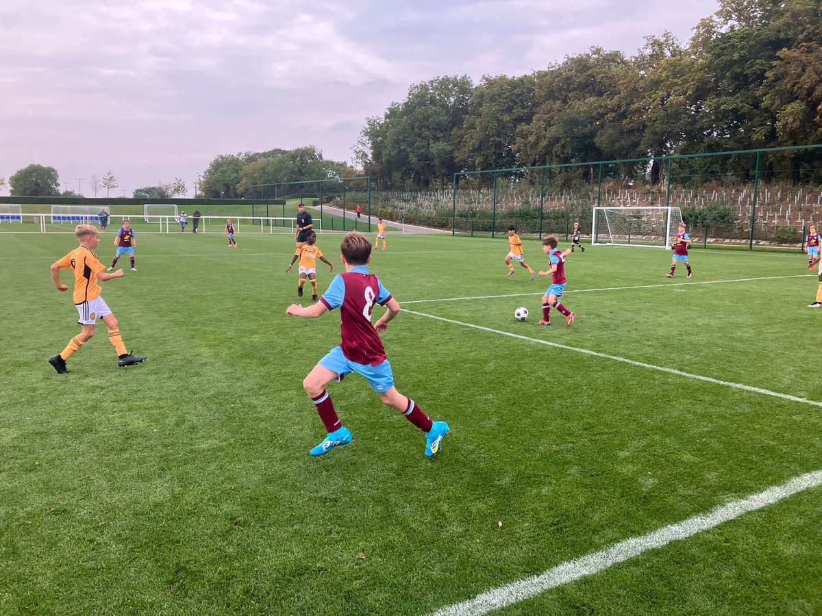 ClaretsAcademy's tweet photo. Our U11s competed in Leicester City’s Foxes Cup this weekend ⚽️ 

They recorded wins over Colchester United, Dream Academy and Luton Town, and finished 4th! 🙌 

Well done on a successful tournament lads! 👏 https://t.co/IURhGMQ3WW