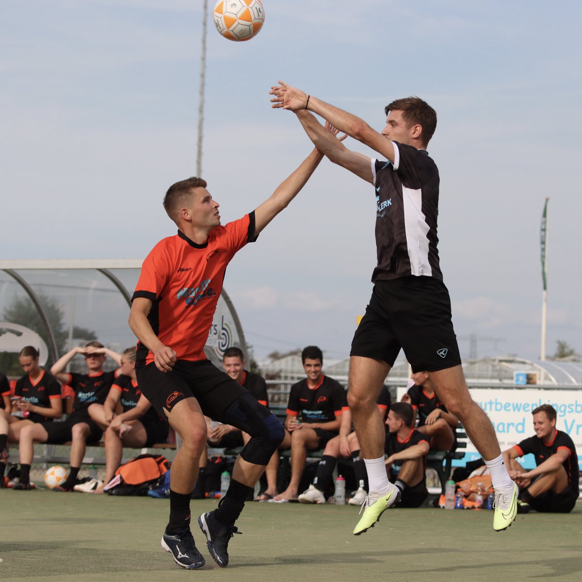 CKVVALTO's tweet image. Valto weet (bijna) te stunten tegen HKC (21-21) 🧡 🖤 
#DitIsValto #HKC #Ereklasse #Trots #Korfbal

📸 Herman van Kekerix
