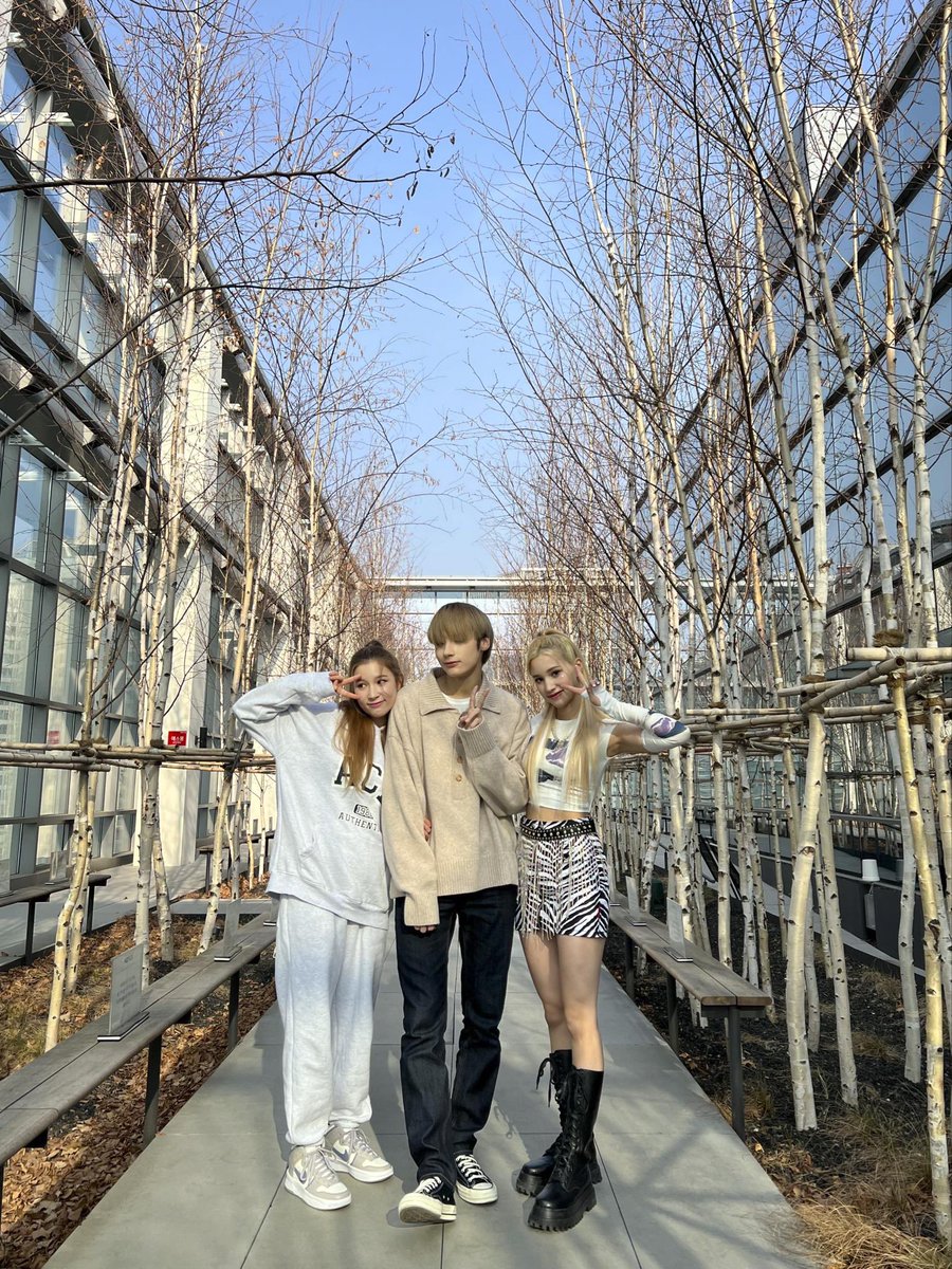 beomiena's tweet photo. HUENING SIBLINGS PLEASE https://t.co/dIuZtCQBrB