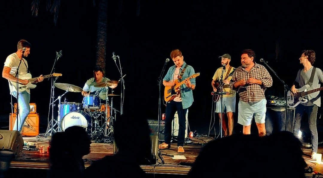 reggaetonpare's tweet photo. 🤖Termineitors!🤖

Mirau quin caramull de gent guapa que s'ajuntarà aquest divendres 22 a s' Acadèmia d'Algaida.

Serà un concert benèfic (concretament cap a nes benefici de ses nostres butxaques, però amb 6 € en sortireu). Veniu, ballau, cantau i si voleu, passau gust! ♥️ https://t.co/hLD3UeZIZG