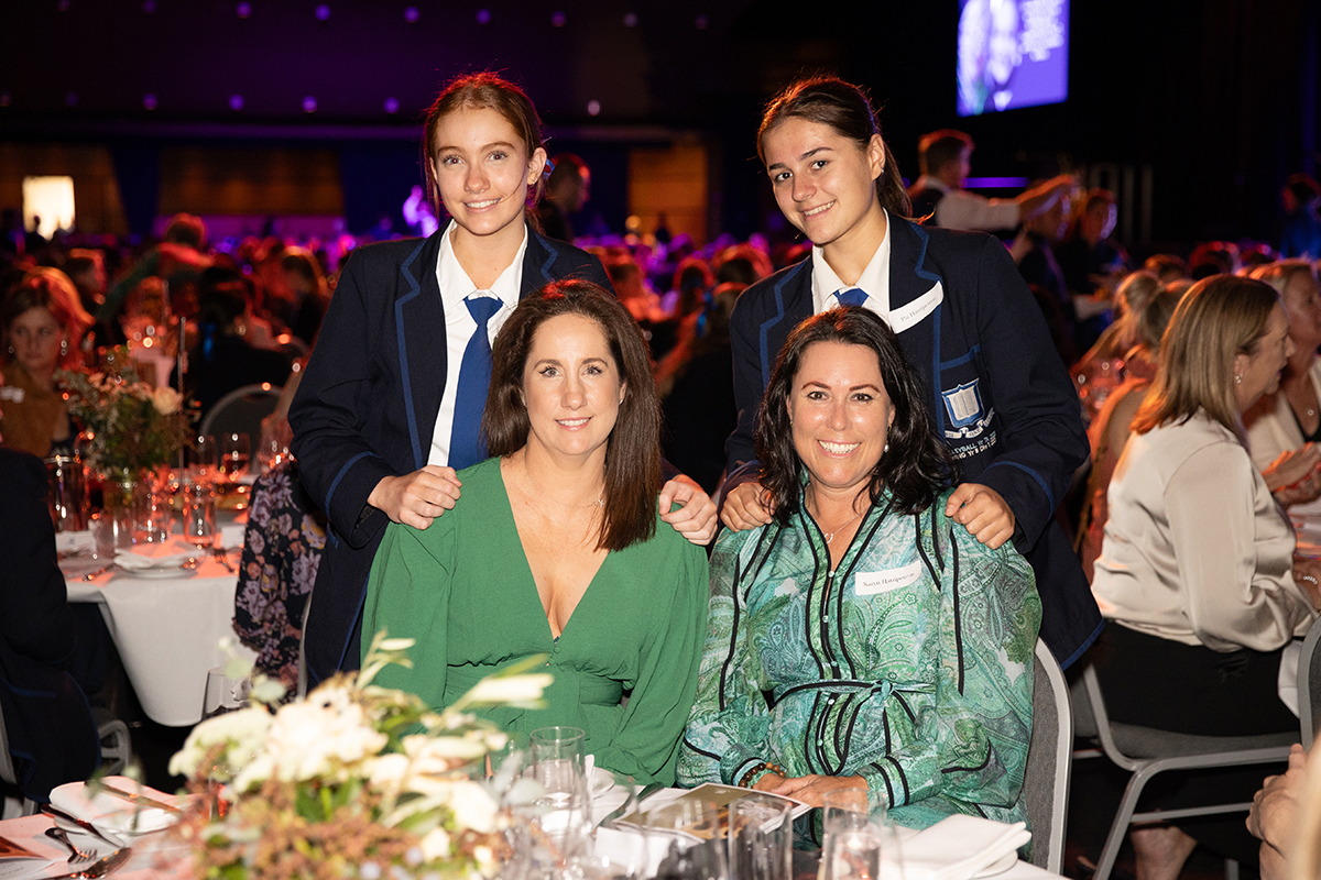 A few of our favourite moments from Mother and Daughter Dinner ✨