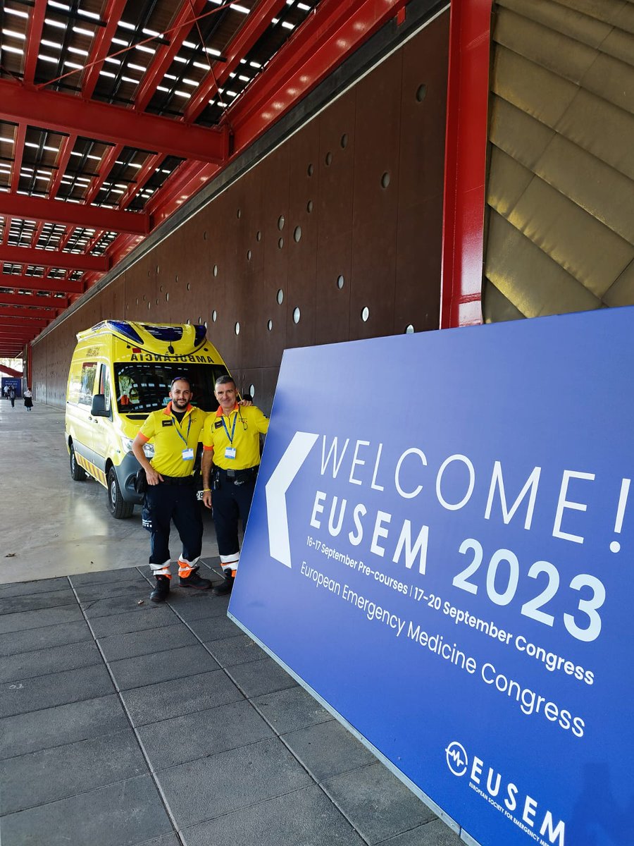 semgencat's tweet image. Participació de professionals del #SEM al Congrés #EUSEM, European Society for Emergency Medicine, que té lloc aquests dies a #BCN: el TES Felip Román i l'infermer Manel Bonany, a la competició per equips en simulació de casos clínics i també es presentaran pòsters i ponències.