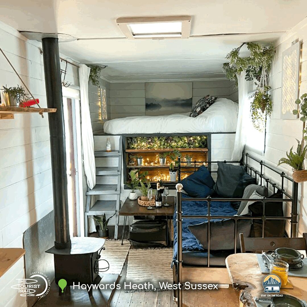 TheTouristTrail's tweet photo. ๐๐ด Experience rustic charm at ๐ฆ๐๐ฎ๐ ๐ข๐ป ๐ง๐ต๐ฒ ๐ฅ๐ผ๐ฎ๐ฑ's Large Horsebox near Ardingly Reservoir.
A unique stay for up to 4 guests with stunning views and cosy comforts.
https://t.co/71VGXoS1A2
#UniqueGetaway #TranquilRetreat https://t.co/JKqtzPSl1K