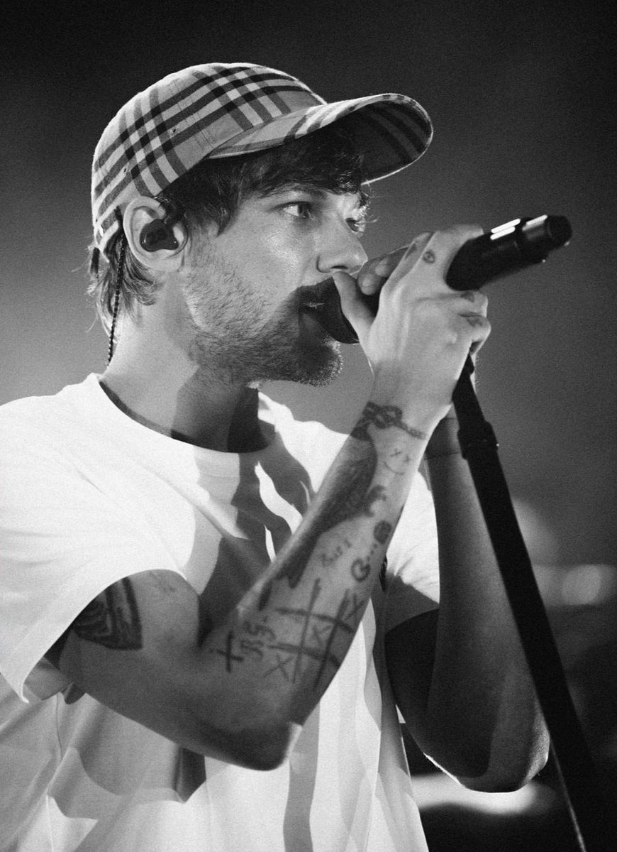 LOUISARCHlVE's tweet image. 